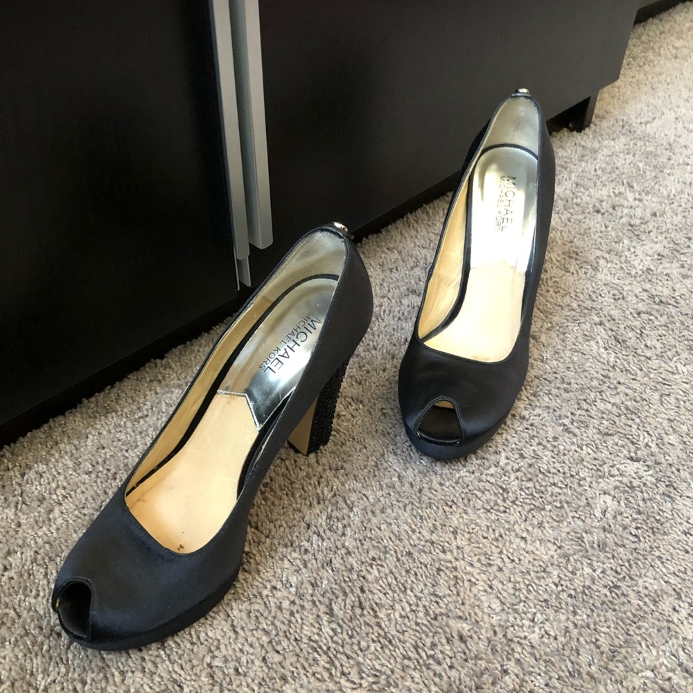 Shoes - Picture 3 of 3